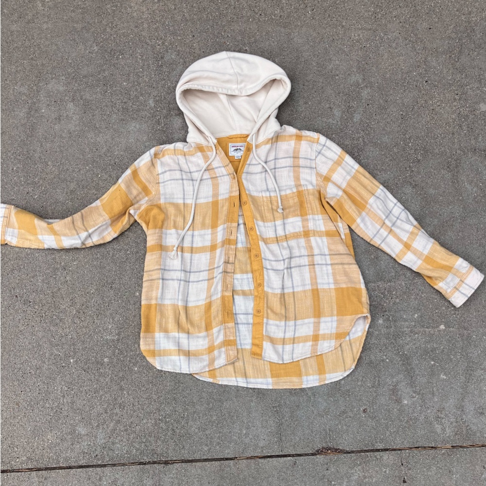 Fall flannel with hood. Yellow, white and blue flannel from American Eagle. Soft